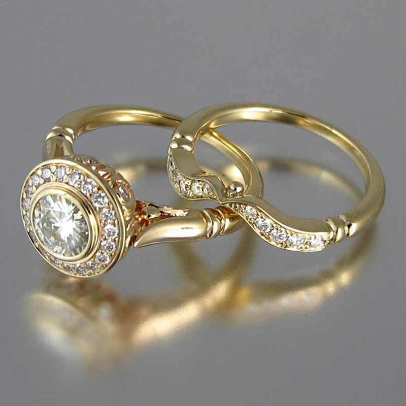 Gold Exquisite Micro-inlaid Ring Set for women